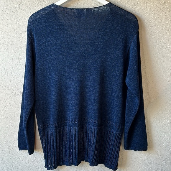 DKNY V Neck Rayon blend Top Size Medium - Picture 3 of 10